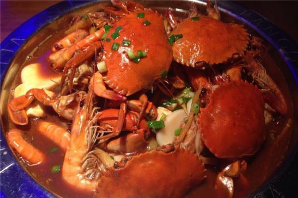 品嘴肉蟹煲加盟厂家