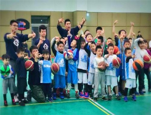 东方启明星篮球训练营加盟