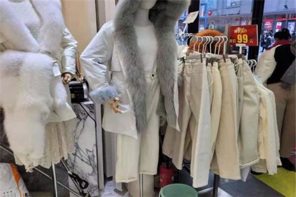爱的服饰加盟
